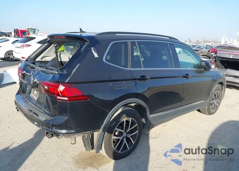 2021 Volkswagen Tiguan 2.0T Se/2.0T Se R-Line Black/2.0T Sel z USA, uszkodzony, nr VIN 3VV3B7AX0MM040594